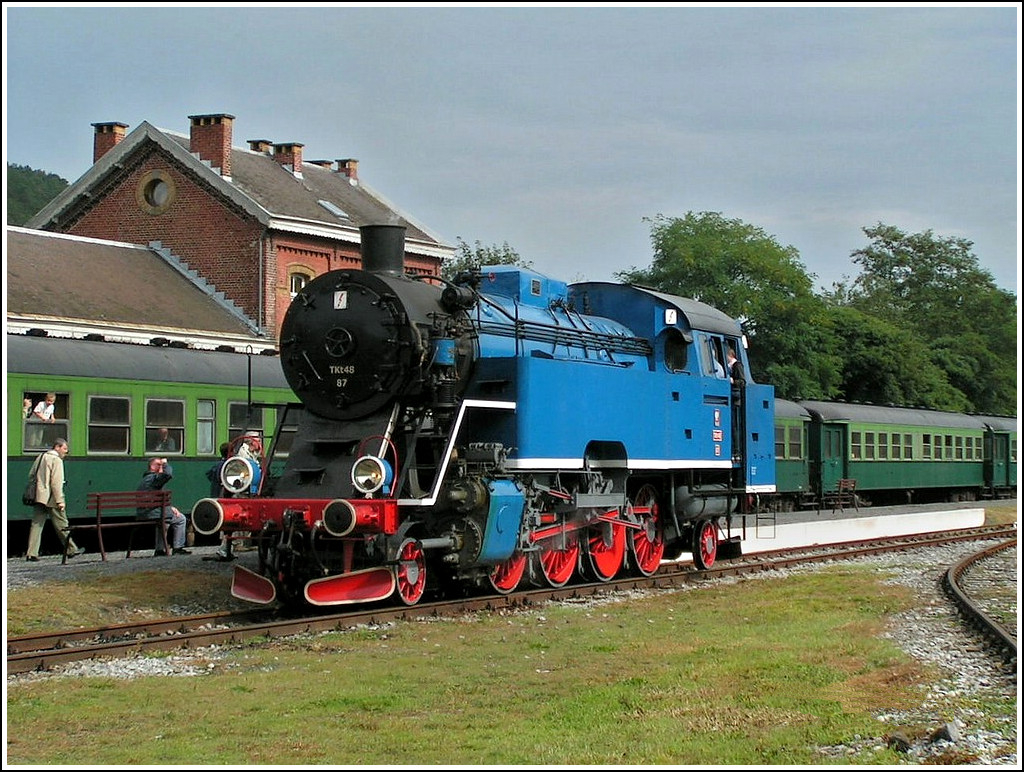 . The steam locomotive TKt 48-87 (1952) pictured in Treignes on September 23rd, 2006. This engine was purchased from the Polish railways in 1994. It was completely restored and revised at the workshop of CFV3V.