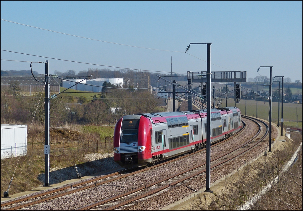 . Z 2221 is running between Dippach and Schouweiler on March 4th, 2013.