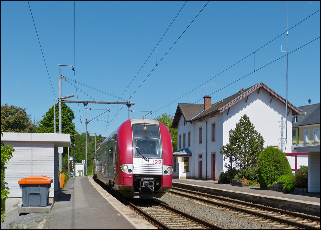 . Z 2222 is entering into the station of Wilwerwiltz on June 2nd, 2013.