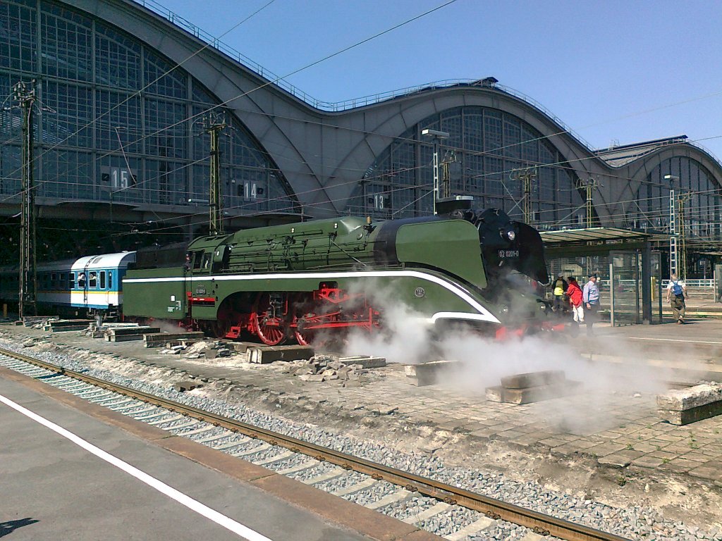 02 0201-0 is standing in Leipzig main station on June 2nd 2011.
