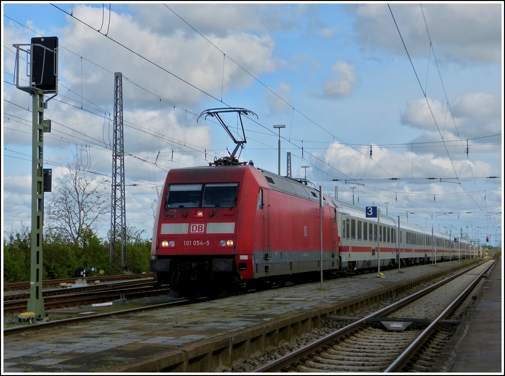 101 054-5 with IC wagons photographed in Norddeich on May 5th, 2012.