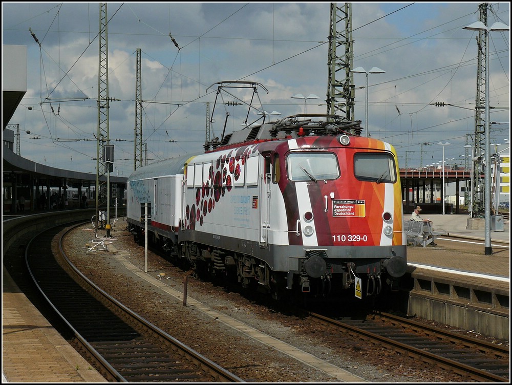 110 329-0 in SciencExpress design taken in Saabrücken on June 22nd, 2009.