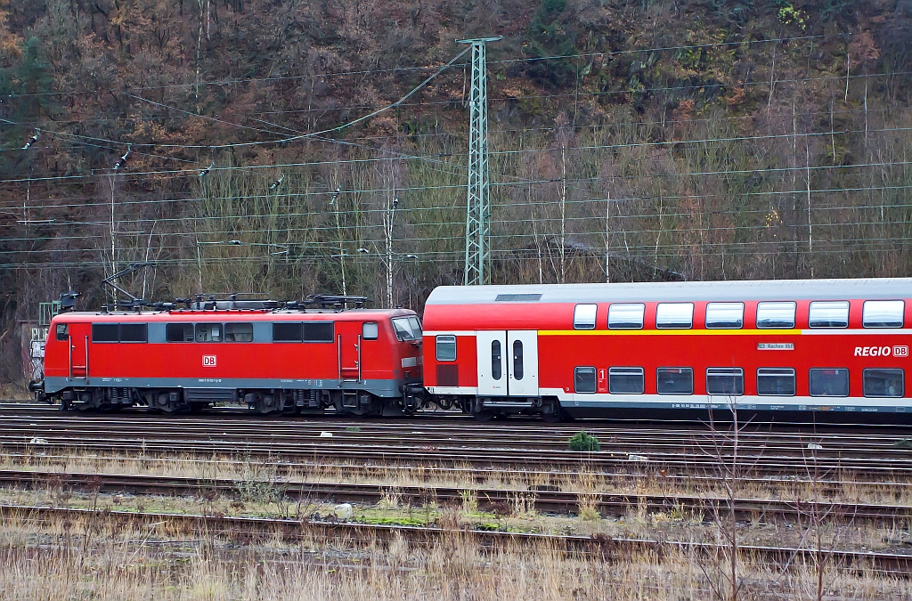111 012-1 pushes the RE 9 (Rhein-Sieg-Express) by Betzdorf/Sieg in the direction of Cologne - Aachen.