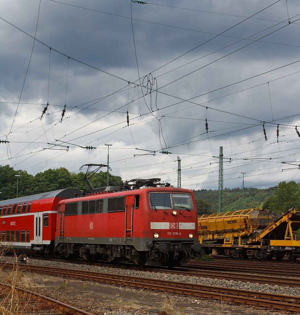 111096-4 with RE 9 Rhein-Sieg-Express (RSX) just before the entrance to the station Betzdorf / Sieg. The RE comes from Aachen to Cologne, the destination is Siegen.