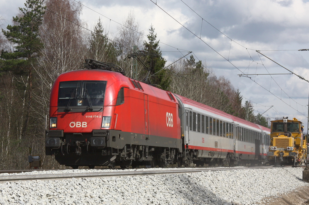 1116 174 with an EC near Bernau / Chiemsee