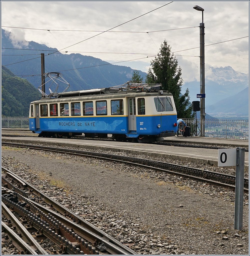 125 years Rochers de Naye Railways: The Bhe 2/4 207 in Glion.
16.09.2017