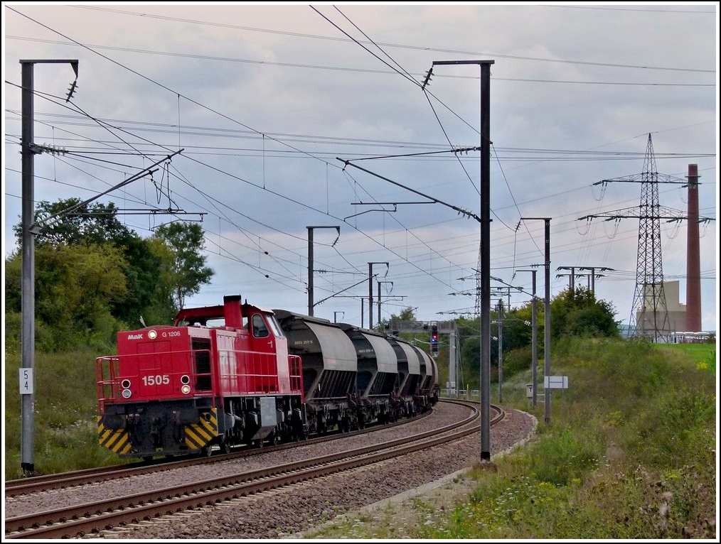 1505 is heading a goods train between Bascharage and Schouweiler on August 13th, 2011.