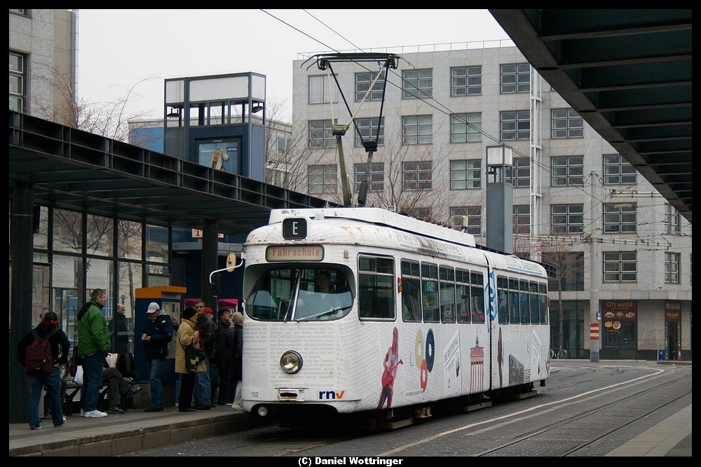 152 at the central railway station Mannheim. 14th february 2008.