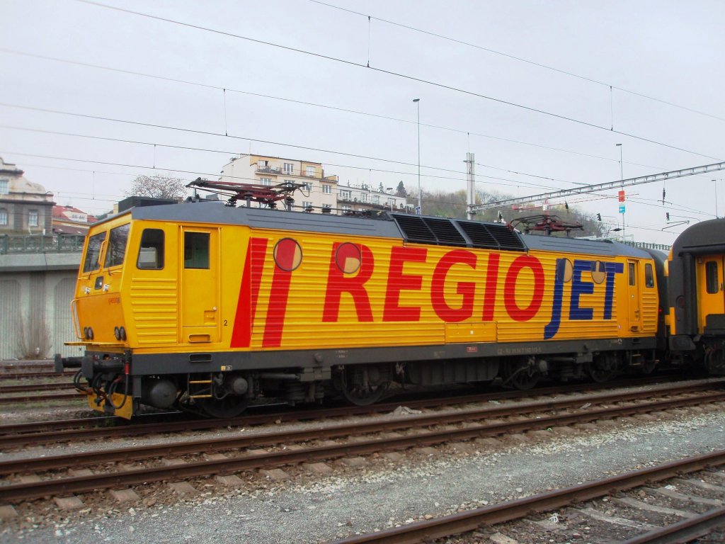 162 113 on the 19th of March, 2012 on the Railway station Praha Smchov. Private Company Regiojet.