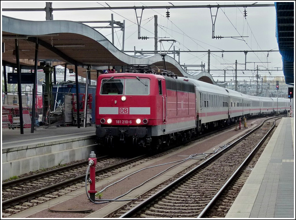 181 210-6 is entering with IC wagons into the station of Luxembourg City on October 28th, 2011.