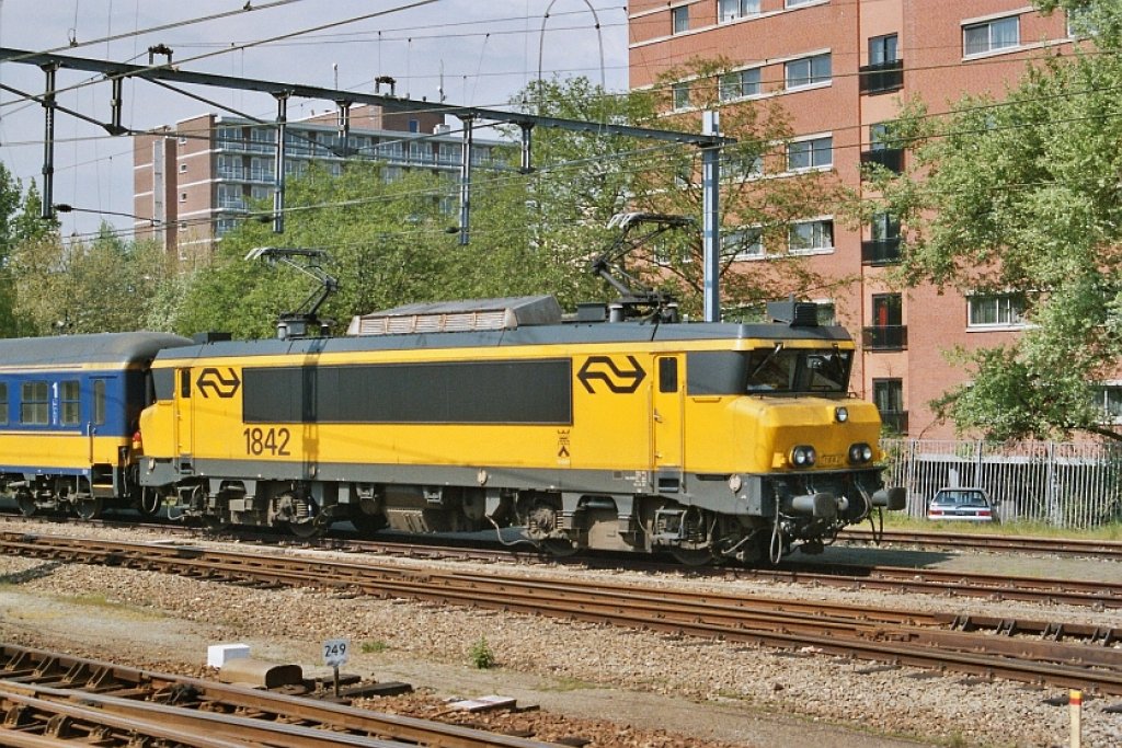 1842 in Rotterdam Centraal Station 28-04-2008.