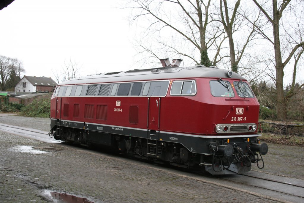 218 387-9 on 6/12/2009 at public transport day Kaldenkirchen.