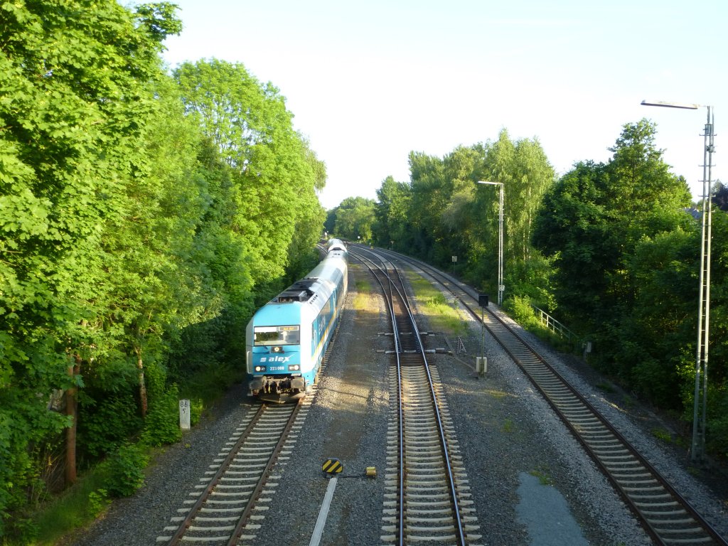 223 069 is driving by Oberkotzau, June 13th 2013.