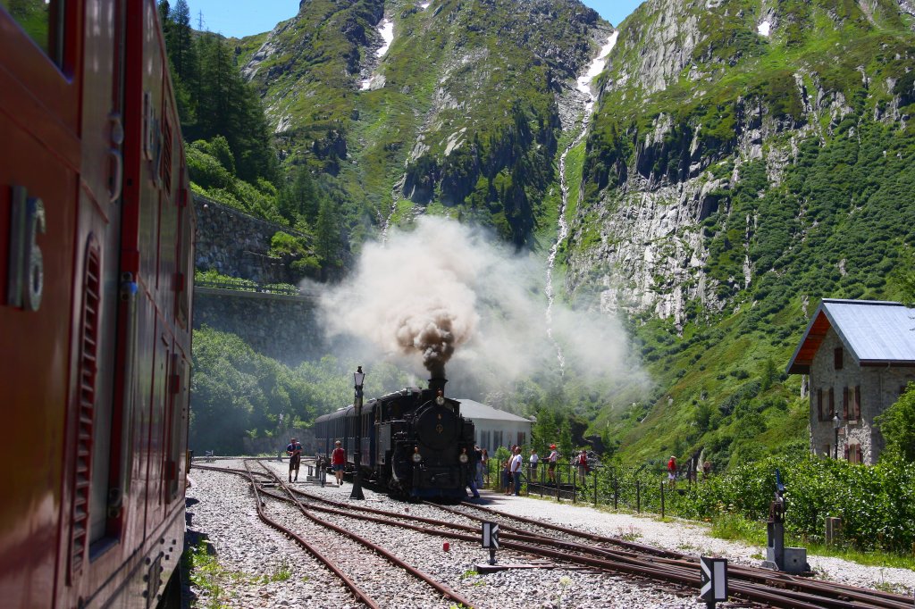 26.06.2011
F.O.4 smokes the valley up ...
Gletsch / CH