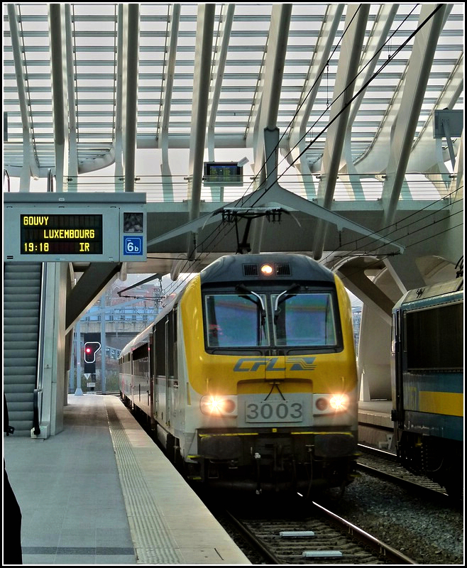 3003 is arriving at the station Lige Guillemins in the evening of March 27th, 2011.