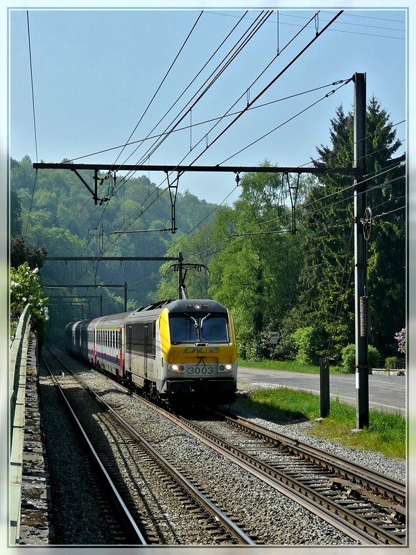 3003 is hauling the IC Luxembourg City - Liers through Esneux on May 23th, 2010.