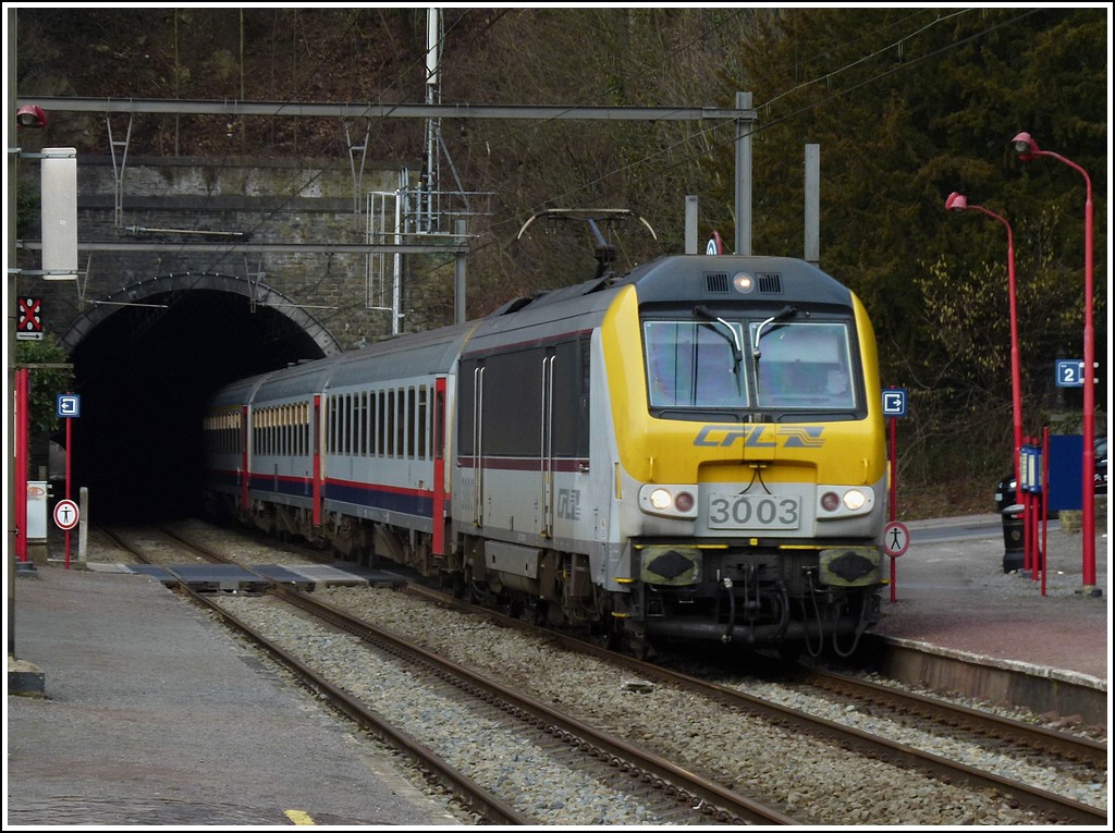3003 with the IR 119 Liers - Luxembourg City is running through Esneux (B) on March 3rd, 2012.