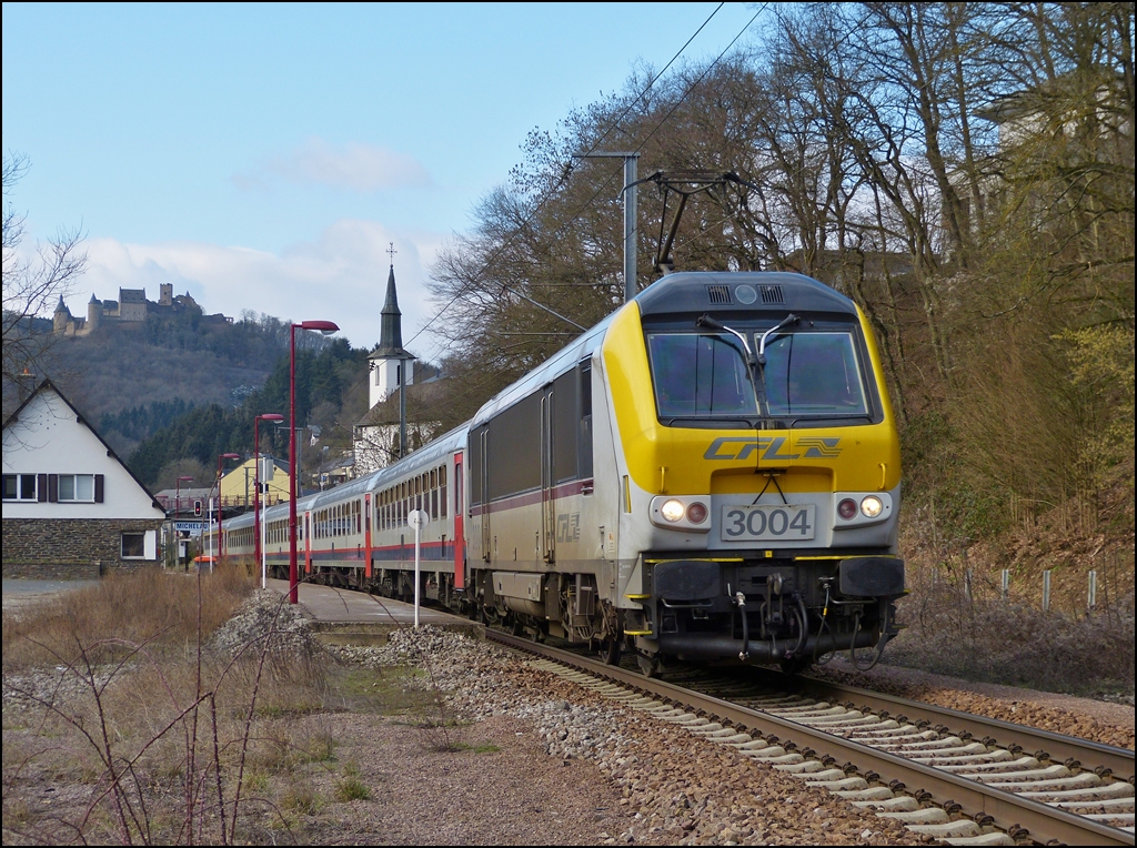 3004 is heading the IR 117 Liers - Luxembourg City in Michelau on February 21st, 2013.