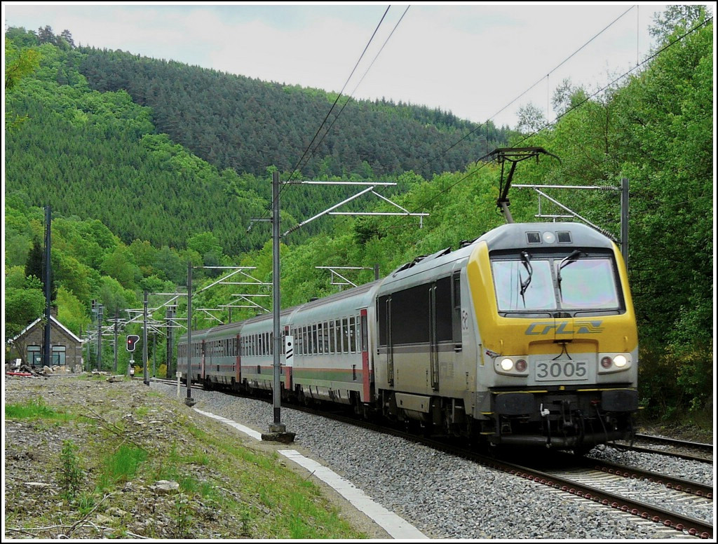 3005 is hauling thr IR 116 Luxembourg City - Liers through Stoumont (B) on May 17th, 2009.