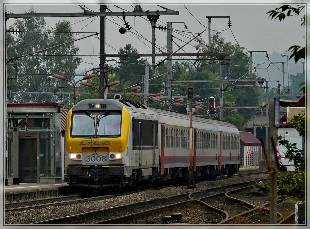 3008 is hauling the IR 112 Luxembourg City - Liers out of the station of Mersch on June 5th, 2011. 