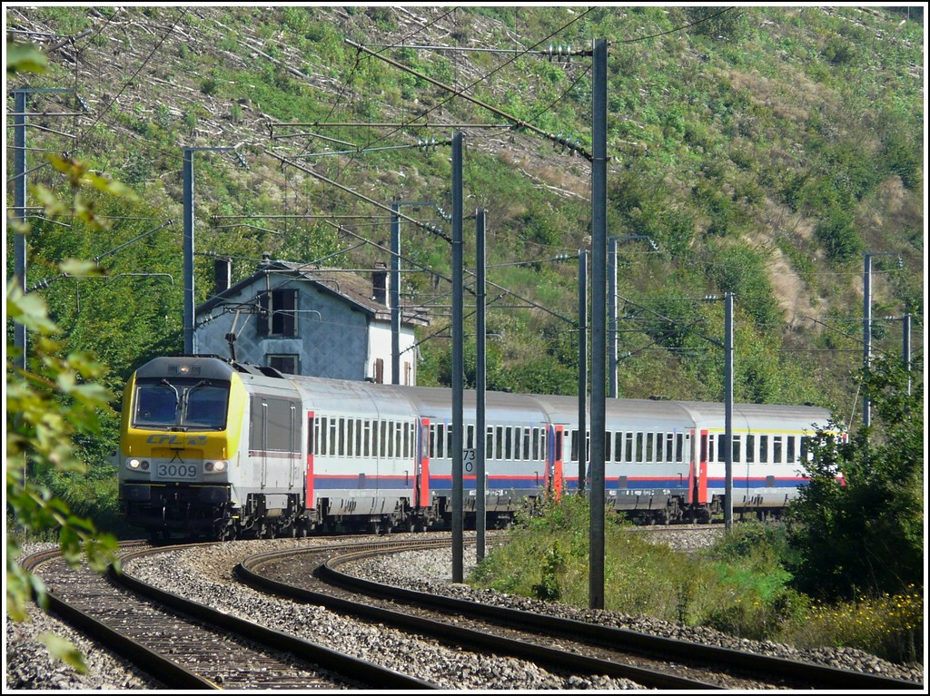 3009 is heading the IR 113 Liers - Luxembourg City near Mecher/Clervaux on August 30th, 2008.