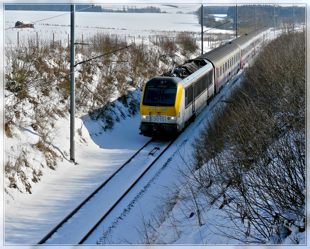 3015 is heading the IR 114 Luxembourg City - Liers near Hautbellain just before arriving in Belgium on February 16th, 2010.