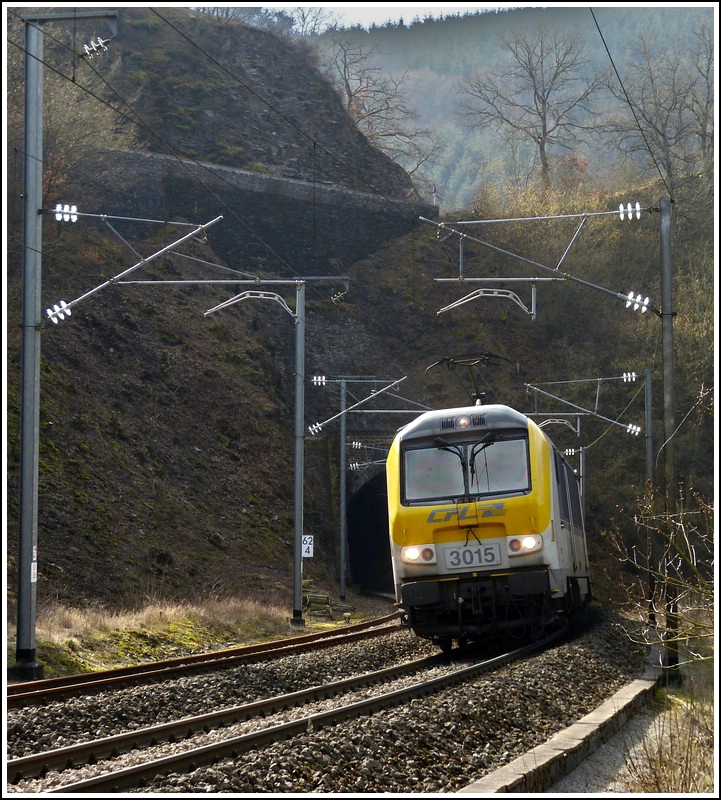 3015 is leaving the tunnel Kirchberg in Kautenbach on March 9th, 2012.