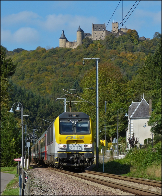3017 is hauling the IR 115 Liers - Luxembourg City through Michelau on October 10th, 2012.