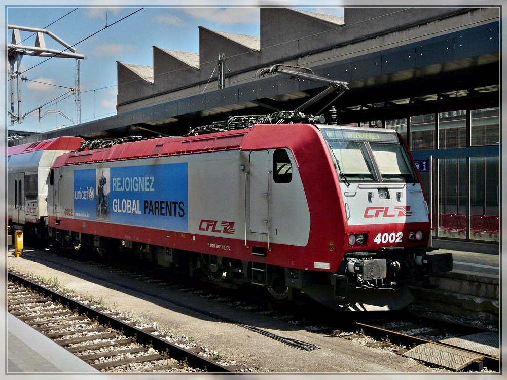 4002 with new UNICEF publicity pictured in Luxembourg City on June 26th, 2011.