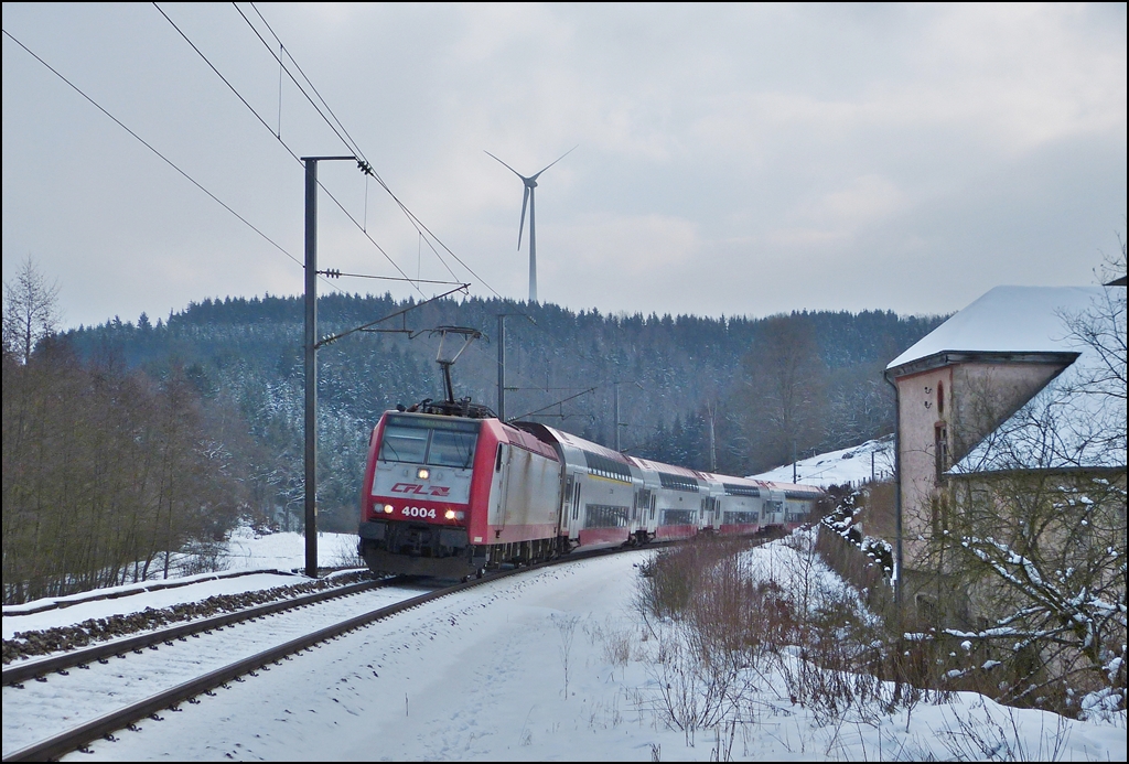 4004 is heading the IR 3712 Luxembourg City - Troisvierges in Cinqfontaines on February 13th, 2013. 