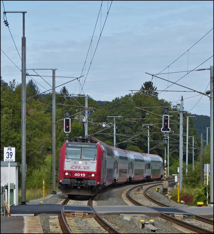 4019 is arriving with the IR 3737 Troisvierges - Luxembourg City in Wilwerwiltz on September 23rd, 2012.