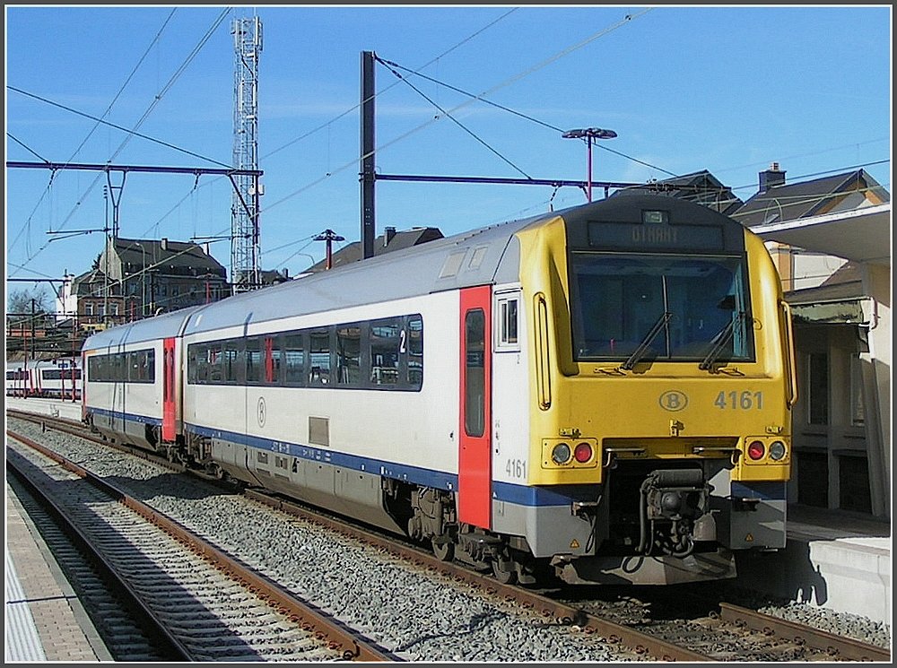 4161 is waiting for passengers to Dinant at the station of Libramont on February 10th, 2008.