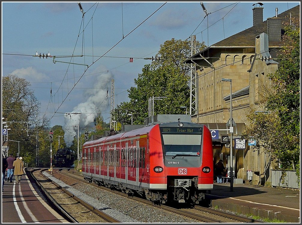 425 584-0 is waiting for passengers at the station of Saarburg on October 18th, 2009.
