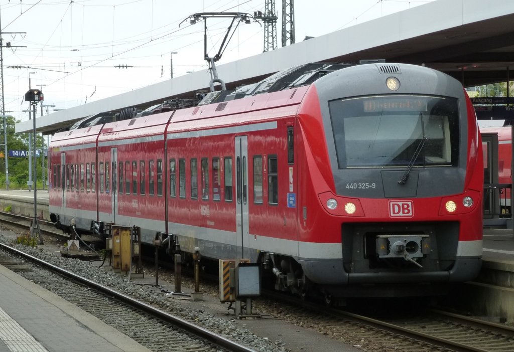 440 325-9 is standing in Nuremberg main station, June 23th 2013.