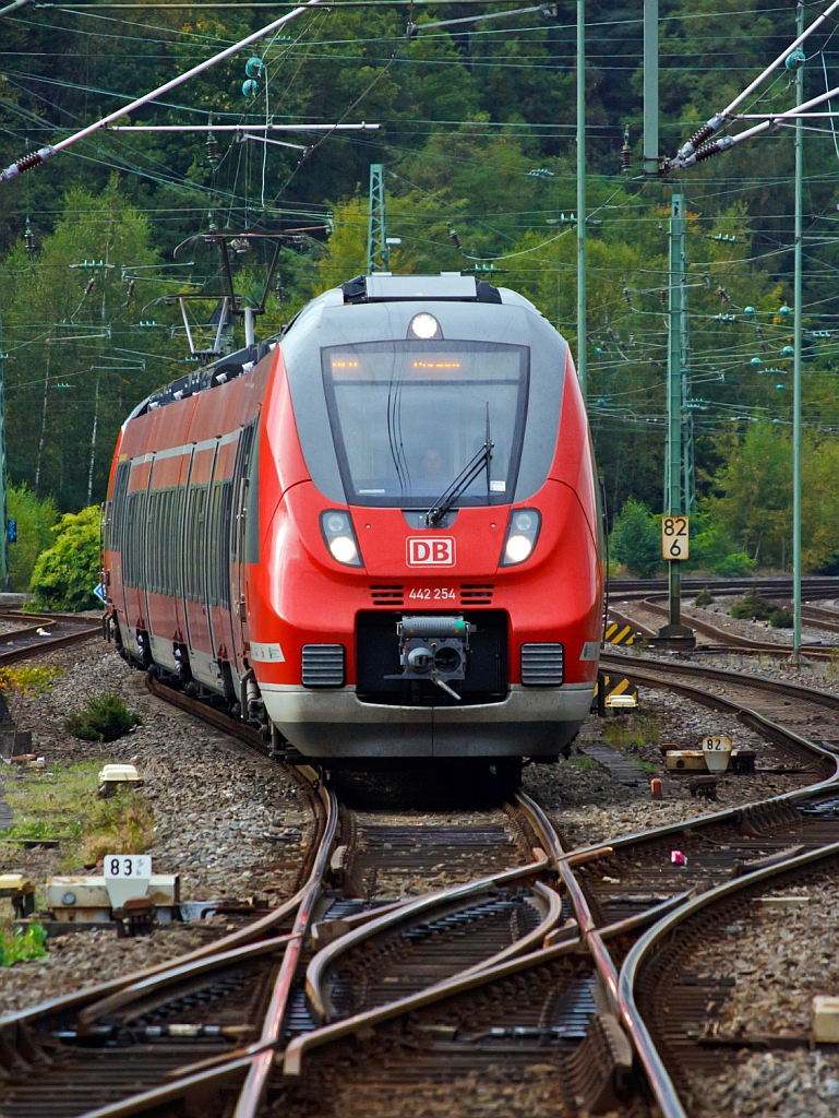 442 254 and 442 256 (two 4-piece coupled Talent 2) as RE 9 (rsx - Rhein-Sieg-Express) Aachen - Cologne - Siegen at the entrance to the station Betzdorf/Sieg on 02.10.2012.