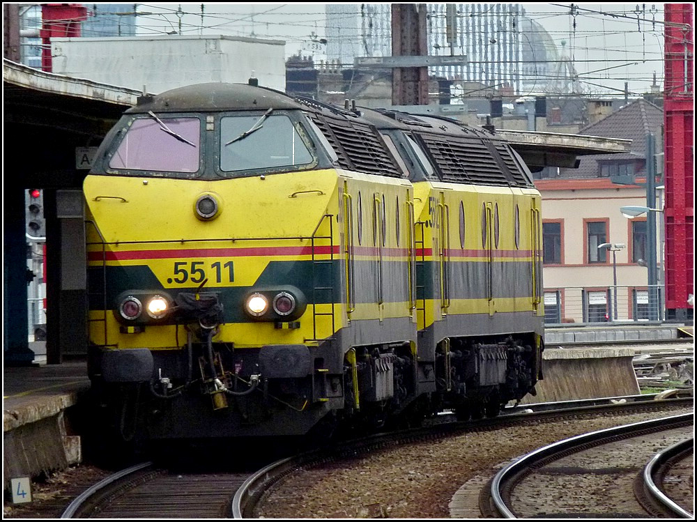 5511 and 5512 pictured at Bruxelles Midi on February 6th, 2011.