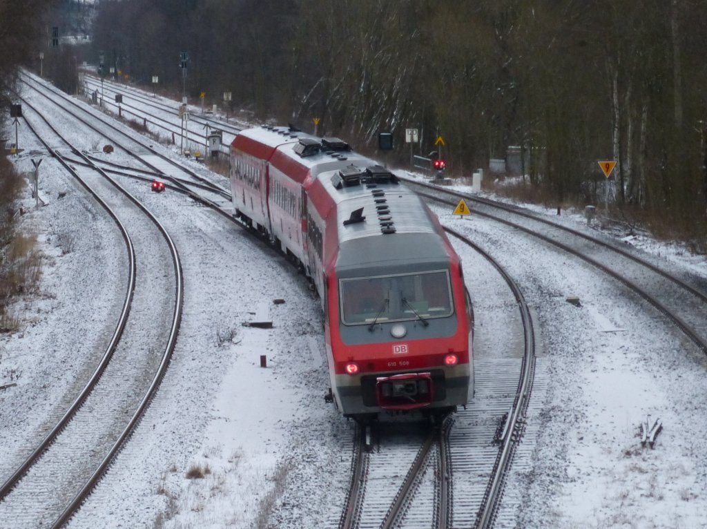 610 508 + 610 *** are drving in Oberkotzau, January 11th 2013.
