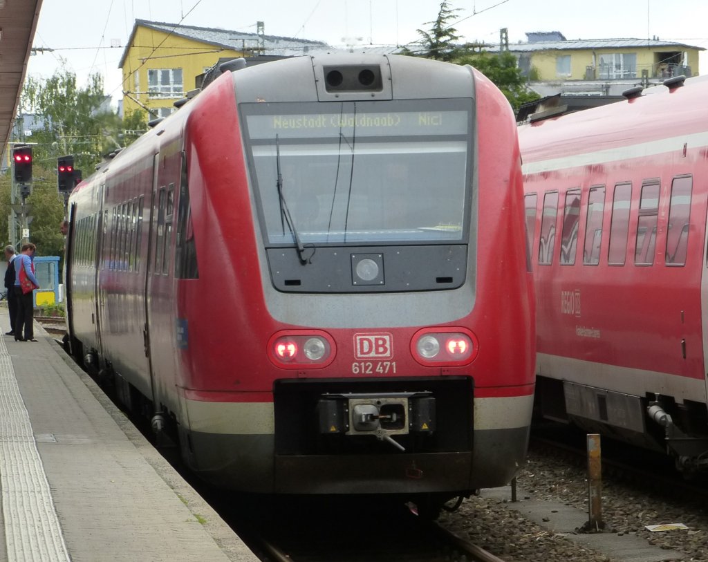 612 471 is standing in Nuremberg main station, June 23th 2013.