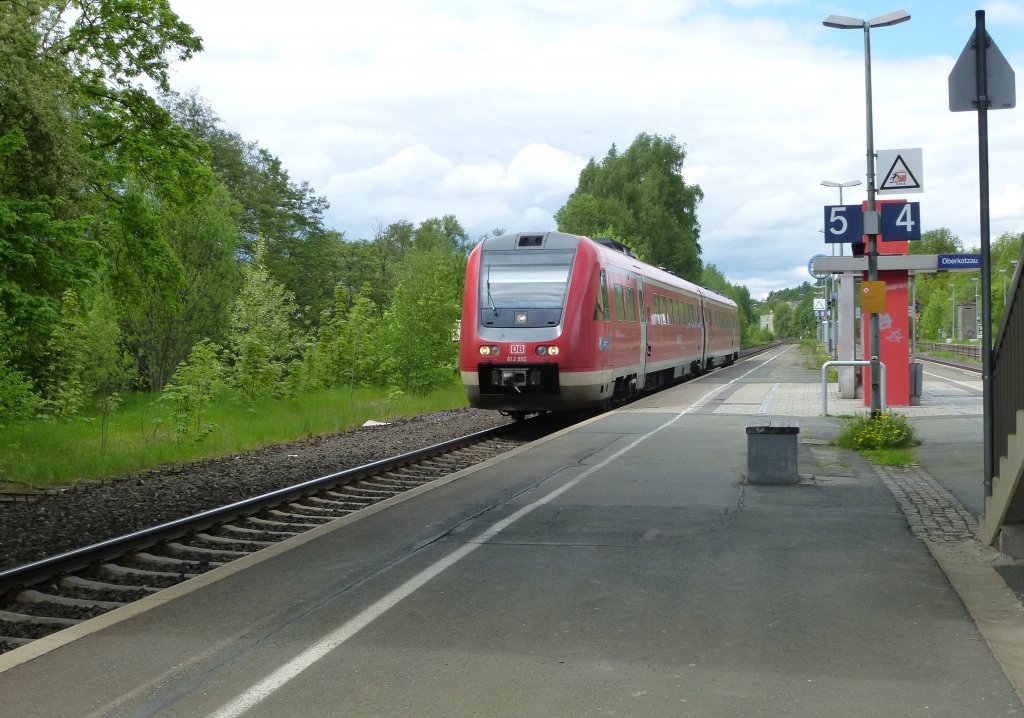 612 992 is driving in Oberkotzau on May 21th 2013.
