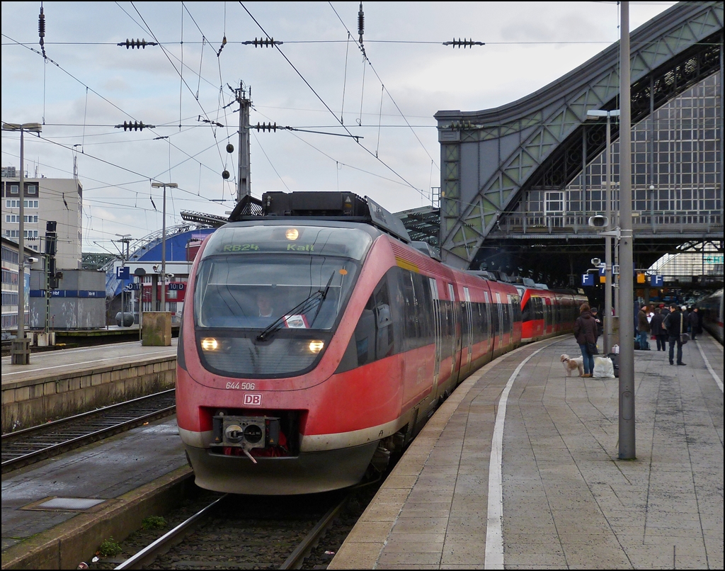 644 double unit as RB 24 to Kall is leaving the main station of Cologne on December 30th, 2012.