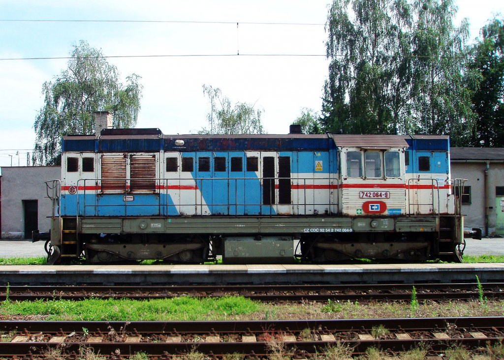 742 064-9 at railway station Hranice in 2012:06:23