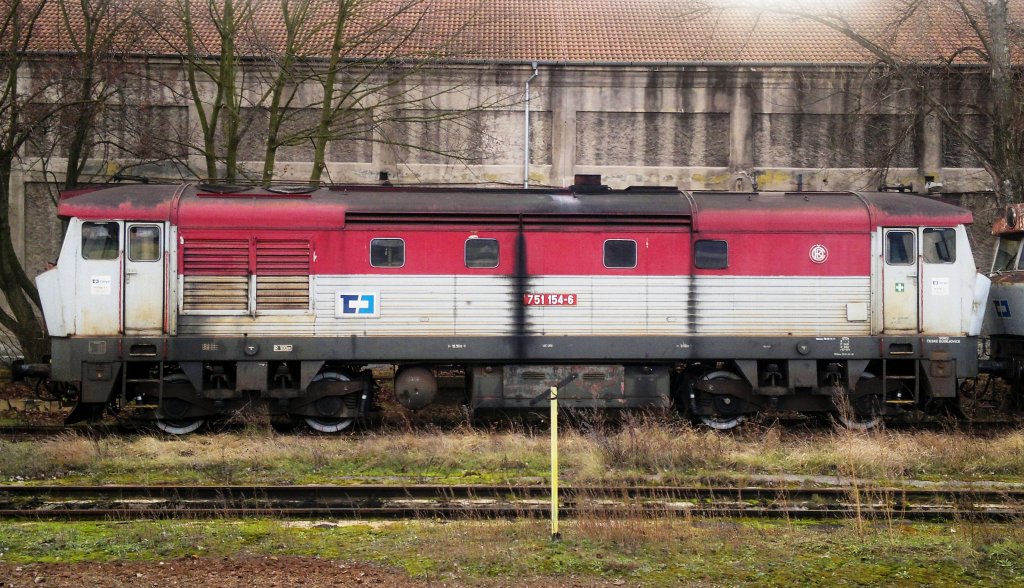 751 154 on the 14th of January, 2012 on the Railway station Kralupy.