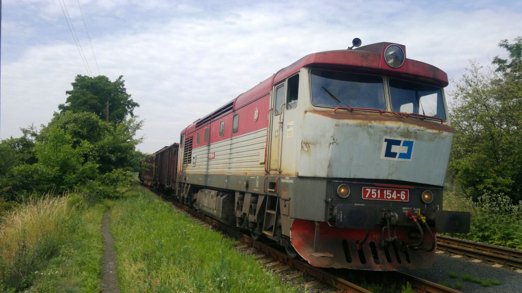 751 154 on the 20th of June, 2012 on the Railway station Kladno Ostrovec.