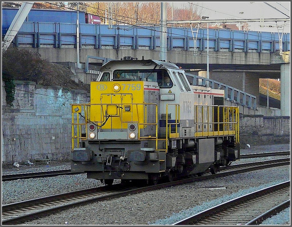 7759 is running alone through the station Liège Guillemins on December 27th, 2008.