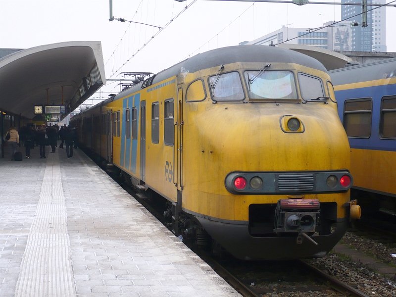 854 and 894 in Rotterdam CS 27-01-2010.