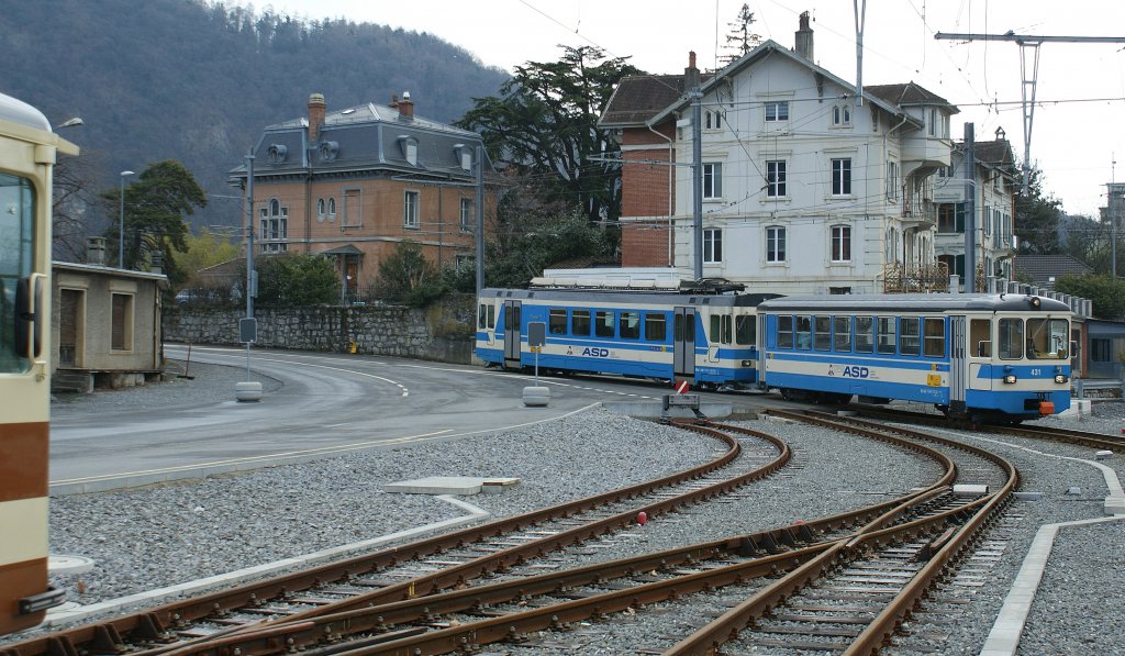 A ASD local train is arriving at Aigle.
20.02.2010