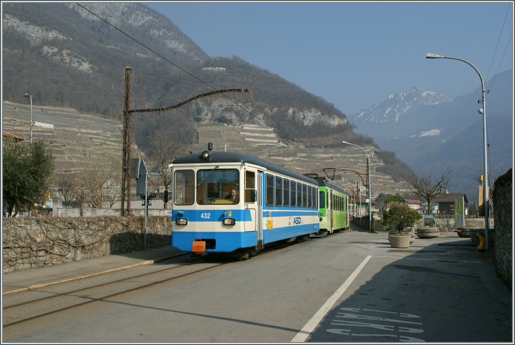 A ASD local train in the Streets of Aigle. 
05.03.2011 