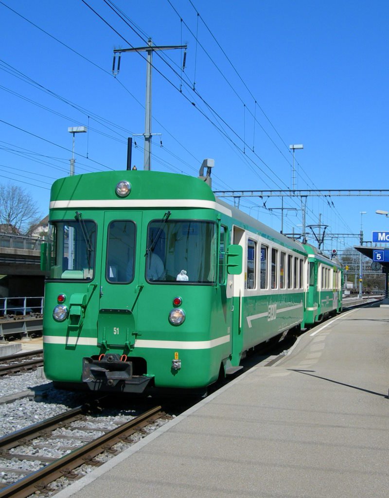 A BAM local service is leaving in Morges.
14.04.2006