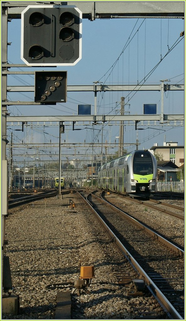 A BLS  MUTZ  is approaching Bern Wankdorf. 
05.10.2012