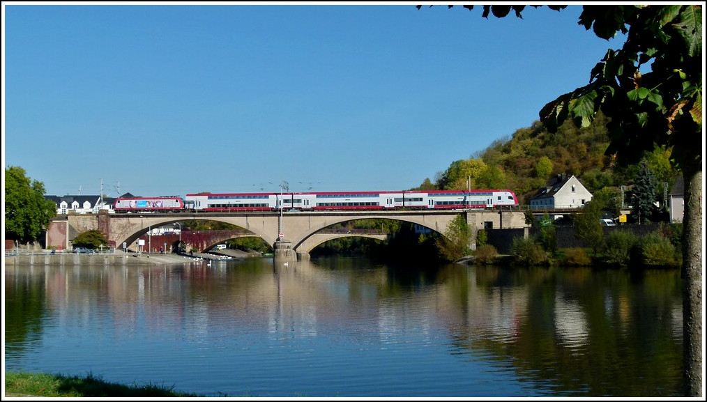 A CFL push-pull train is crossing the Sre Bridge in Wasserbillig on October 16th, 2011.